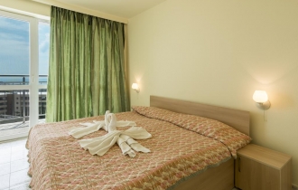 Svejest, Солнечный берег