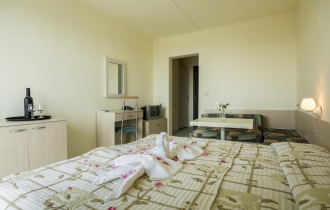 Svejest, Солнечный берег