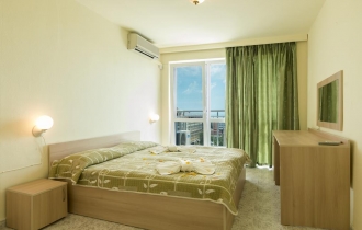 Svejest, Солнечный берег