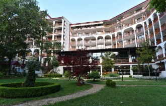 Estreya Residence