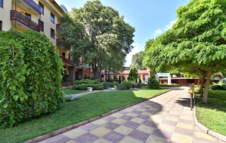 Estreya Residence