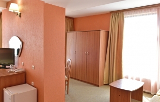 Estreya Palace