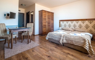 CORNELIA APARTHOTEL