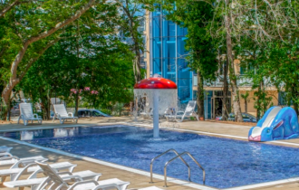 Queen Nelly Park Hotel