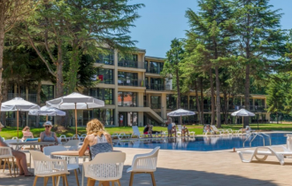 Queen Nelly Park Hotel