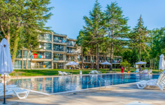 Queen Nelly Park Hotel