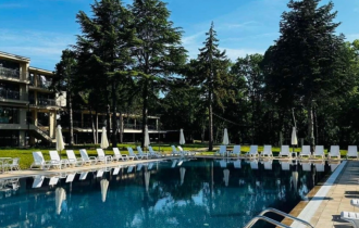 Queen Nelly Park Hotel