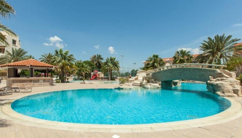 Crown Resort Henipa 3