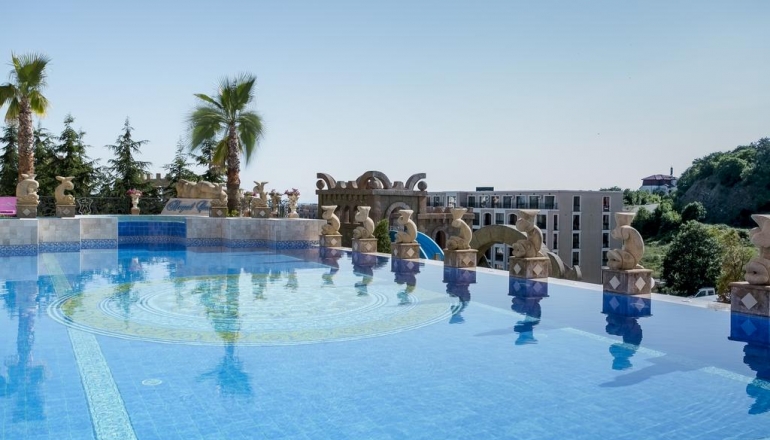 Royal Castle 5* Royal Castle 5*