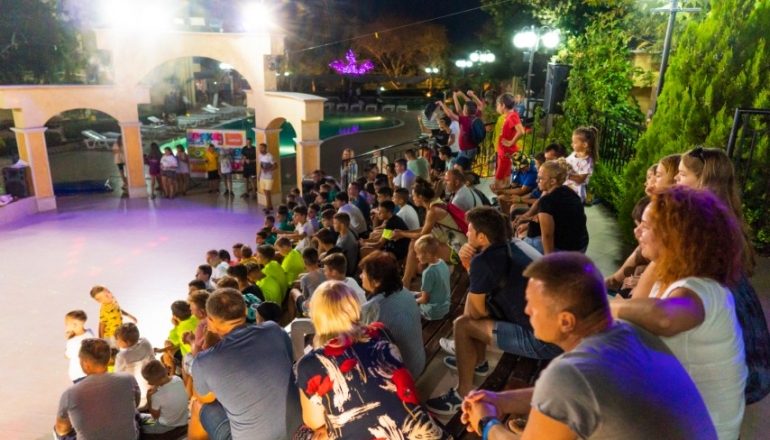 Молодіжний центр "Містрал-2"  Молодіжний центр "Містрал-2"