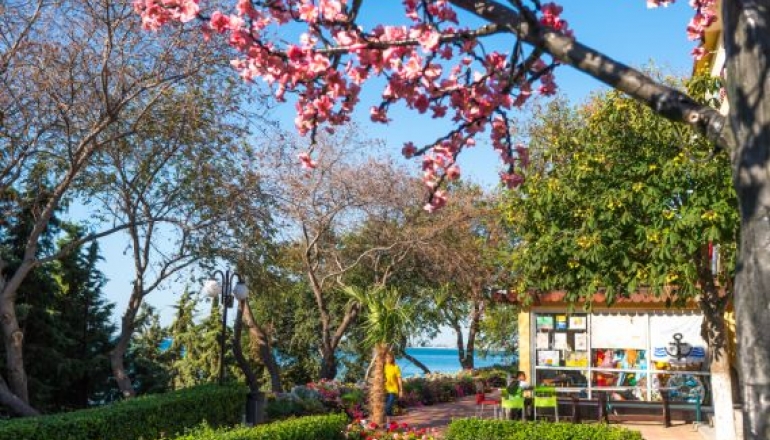 Молодіжний центр "Містрал-2"  Молодіжний центр "Містрал-2"