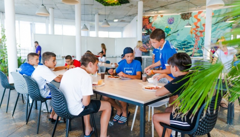 Молодіжний центр "Містрал-2"  Молодіжний центр "Містрал-2"