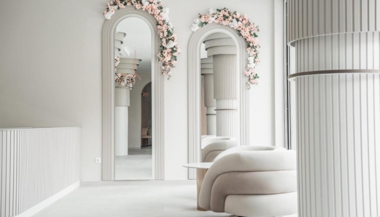 J’Adore Secret Garden: Французький шик на Сонячному березі