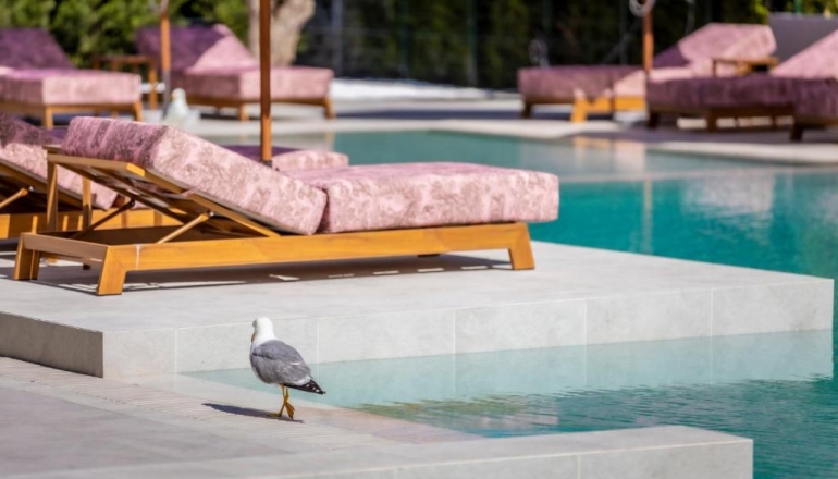 J’Adore Secret Garden: Французький шик на Сонячному березі J’Adore Secret Garden: Французький шик на Сонячному березі