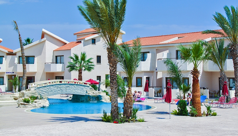 Crown Resort Henipa 3