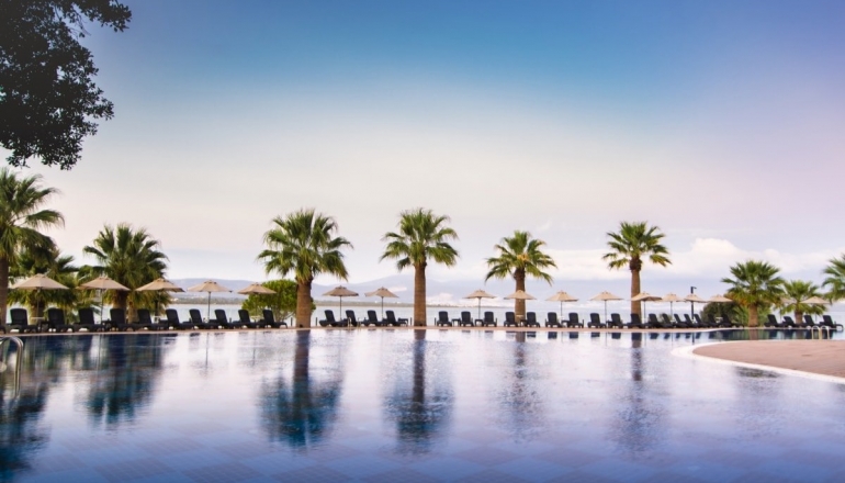 THE ROXY LUXURY MOON 5 THE ROXY LUXURY MOON 5