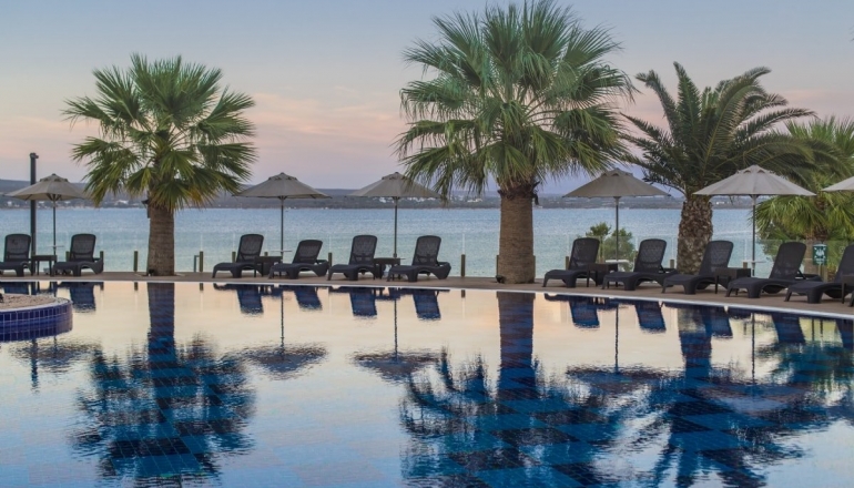 THE ROXY LUXURY MOON 5 THE ROXY LUXURY MOON 5