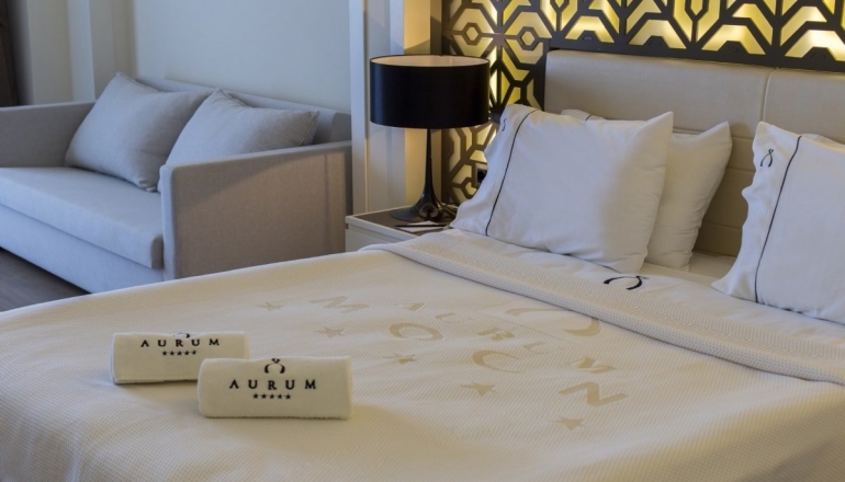 THE ROXY LUXURY MOON 5 THE ROXY LUXURY MOON 5