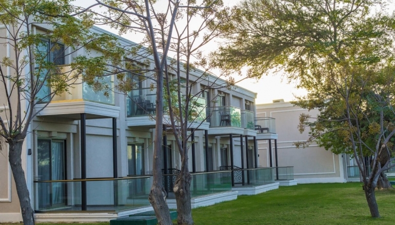 THE ROXY LUXURY MOON 5 THE ROXY LUXURY MOON 5