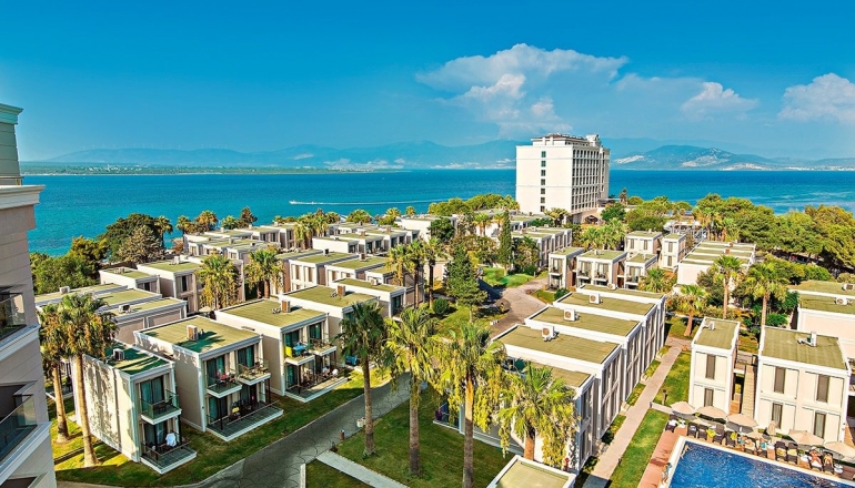 THE ROXY LUXURY MOON 5 THE ROXY LUXURY MOON 5