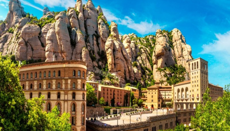 Загадки средневековой Франции и Ола, Барселона!! Загадки средневековой Франции и Ола, Барселона!!