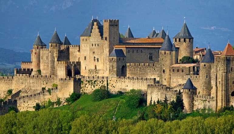 Загадки средневековой Франции и Ола, Барселона!! Загадки средневековой Франции и Ола, Барселона!!