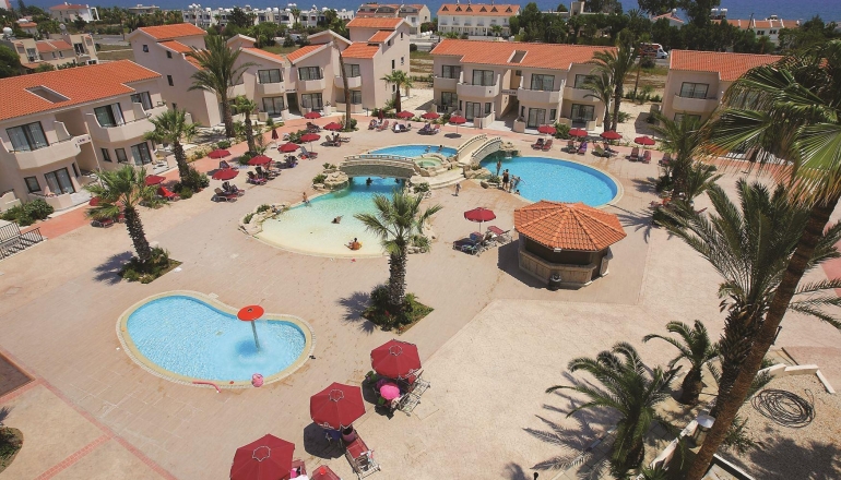 Crown Resort Henipa Crown Resort Henipa