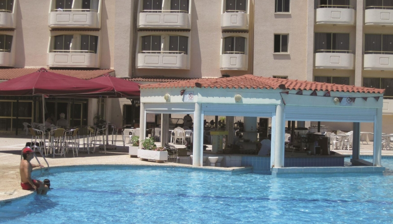 Crown Resort Henipa Crown Resort Henipa