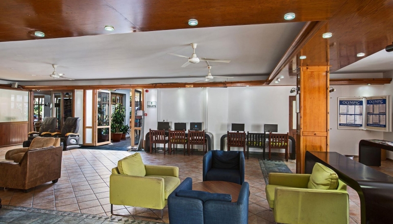 ANTHEA HOTEL APTS ANTHEA HOTEL APTS