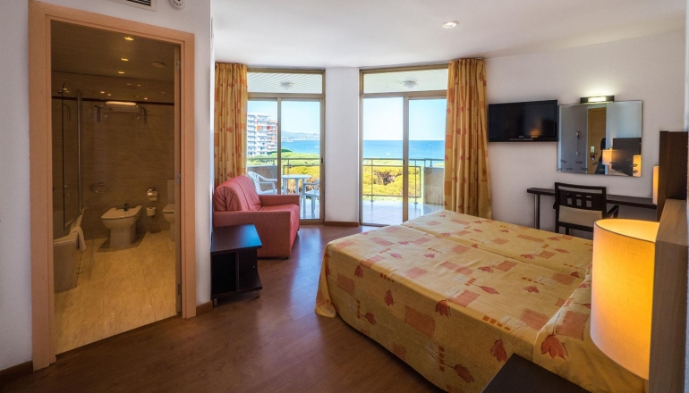 BLAUMAR HOTEL BLAUMAR HOTEL