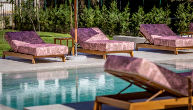 J’Adore Secret Garden: Французький шик на Сонячному березі J’Adore Secret Garden: Французький шик на Сонячному березі