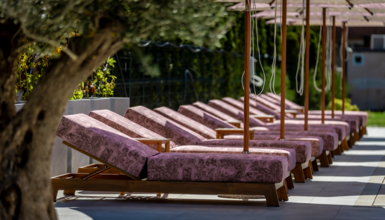 J’Adore Secret Garden: Французький шик на Сонячному березі J’Adore Secret Garden: Французький шик на Сонячному березі