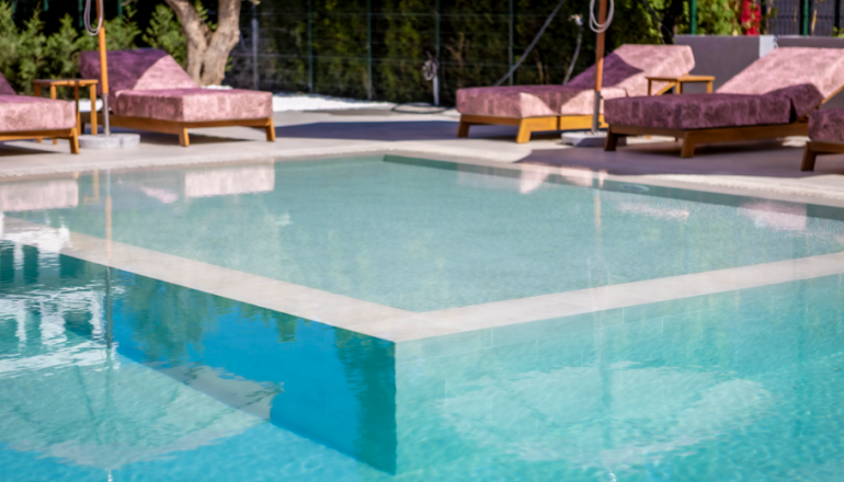 J’Adore Secret Garden: Французький шик на Сонячному березі