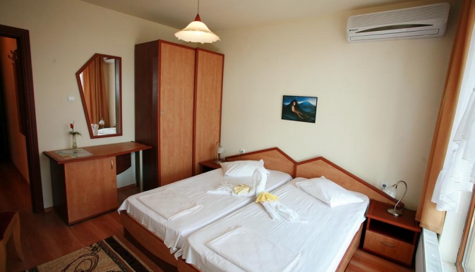 Denica Family Hotel