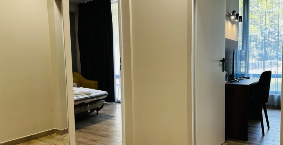 Queen Nelly Park Hotel
